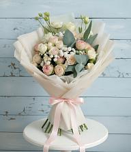 Букет цветов из:  Розы и Лизиантусы в Янталь