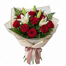 Букет цветов из:  Лилии и Розы в Янталь