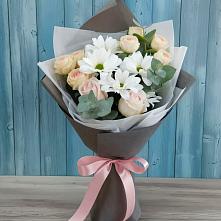 Букет цветов из:  Хризантемы и Розы в Янталь