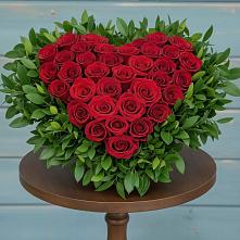 Цветочная композиция из Розы в виде сердца в Янталь