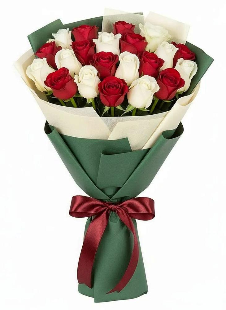 Букет Микс из красных и белых роз в Янталь