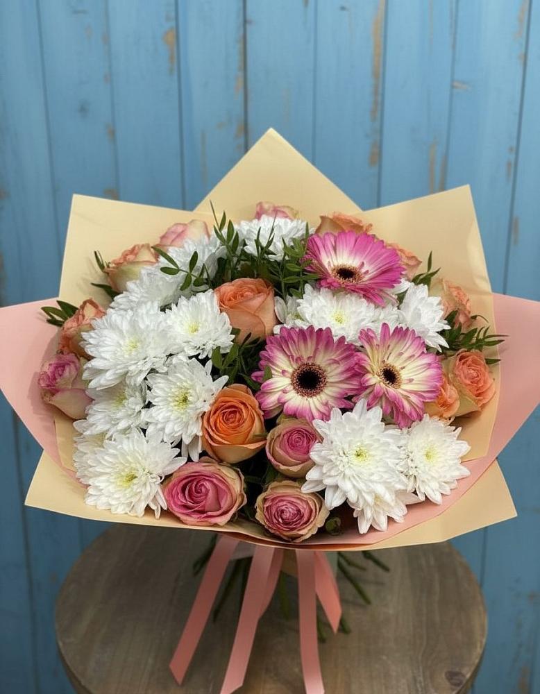 Букет цветов из: Розы, Герберы и Хризантемы в Янталь