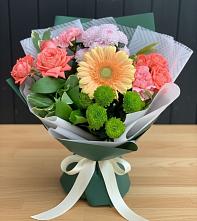 Букет цветов из:  Гвоздики, Розы, Герберы и Хризантемы в Янталь