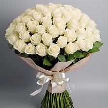 Букет 101 беля роза Белоснежка в Янталь