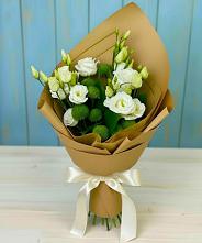 Букет цветов из:  Хризантемы и Лизиантусы в Янталь