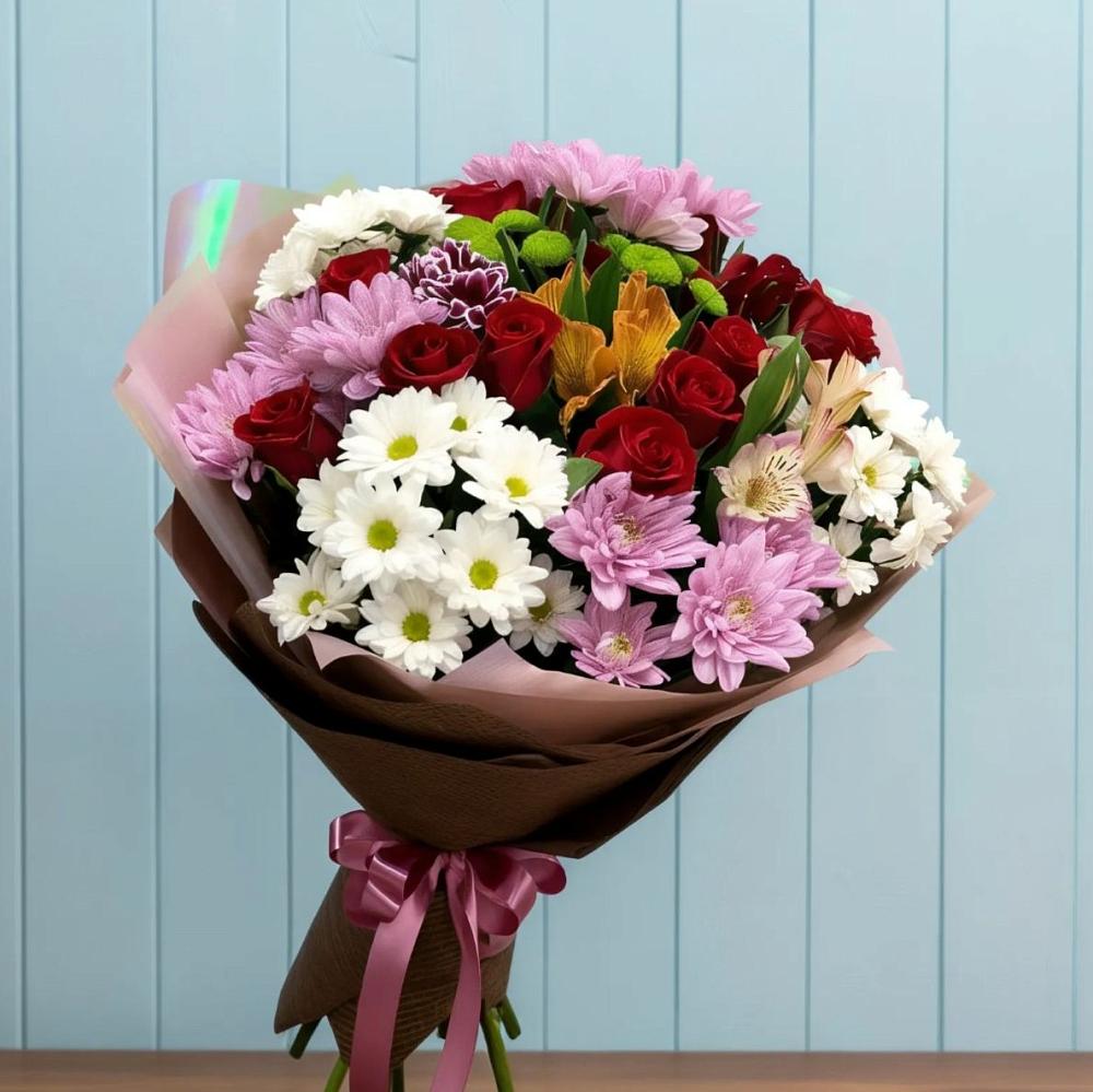 Букет цветов из: Розы, Хризантемы и Альстромерии в Янталь