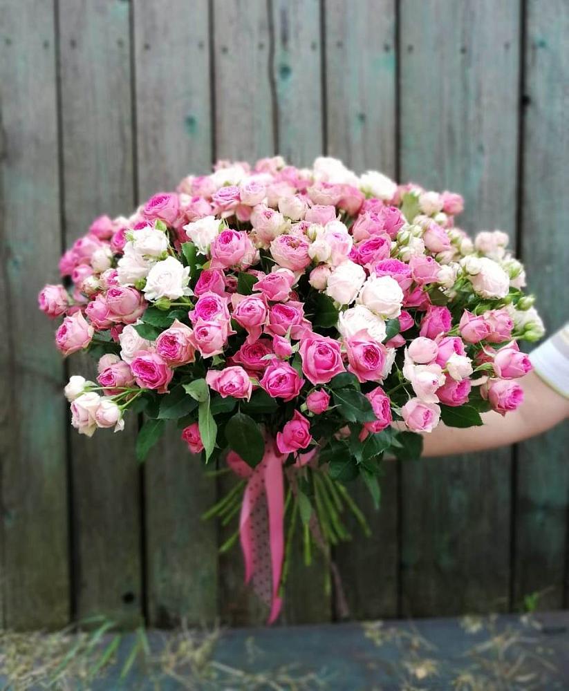 Букет Розовые кустовые розы Натали и Лав Лидия в Янталь