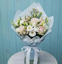 Букет цветов из:  Розы и Лизиантусы в Янталь