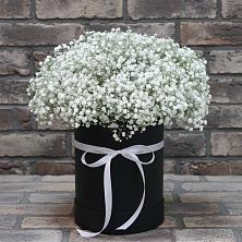 Цветочная композиция из Гипсофила в шляпной коробке в Янталь