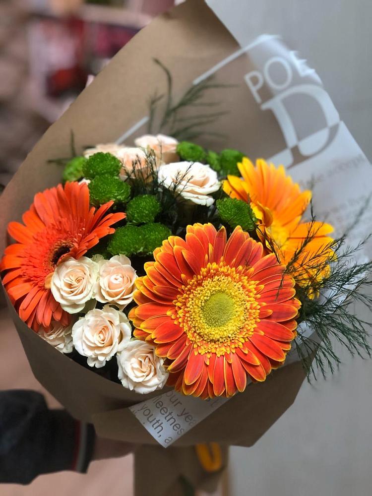Букет цветов из: Герберы, Хризантемы и Розы в Янталь