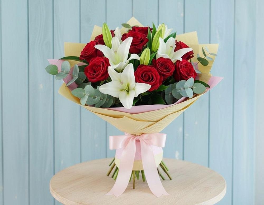 Букет цветов из: Лилии и Розы в Янталь